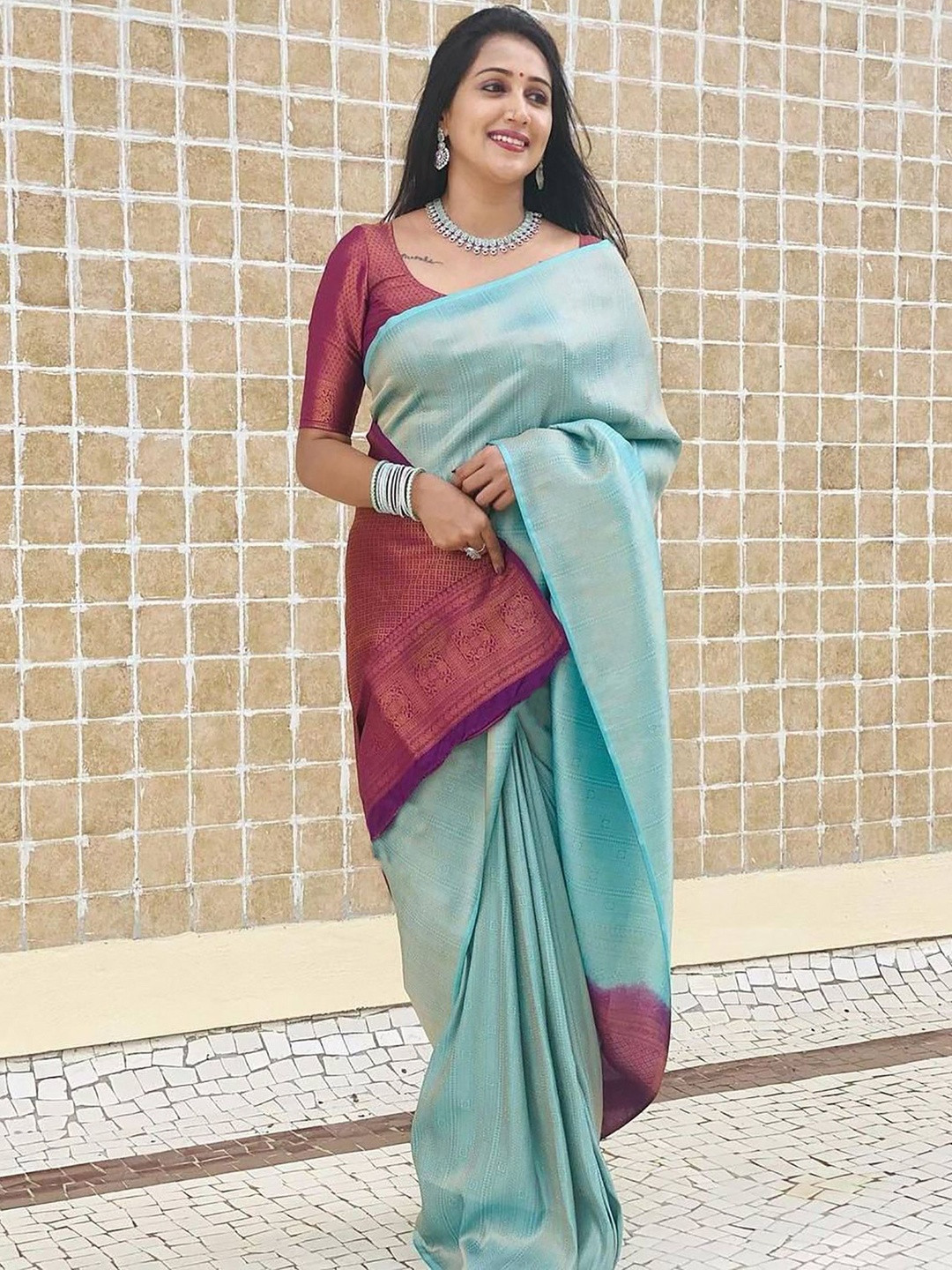 Moda Rapido Woven Design Zari Silk Blend Handloom Banarasi Saree