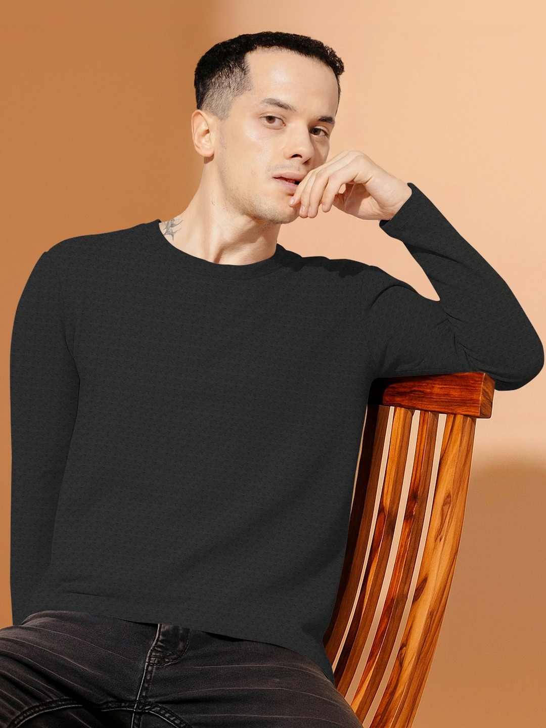 KAJARU  Round Neck Long Sleeves Self Design T-shirt