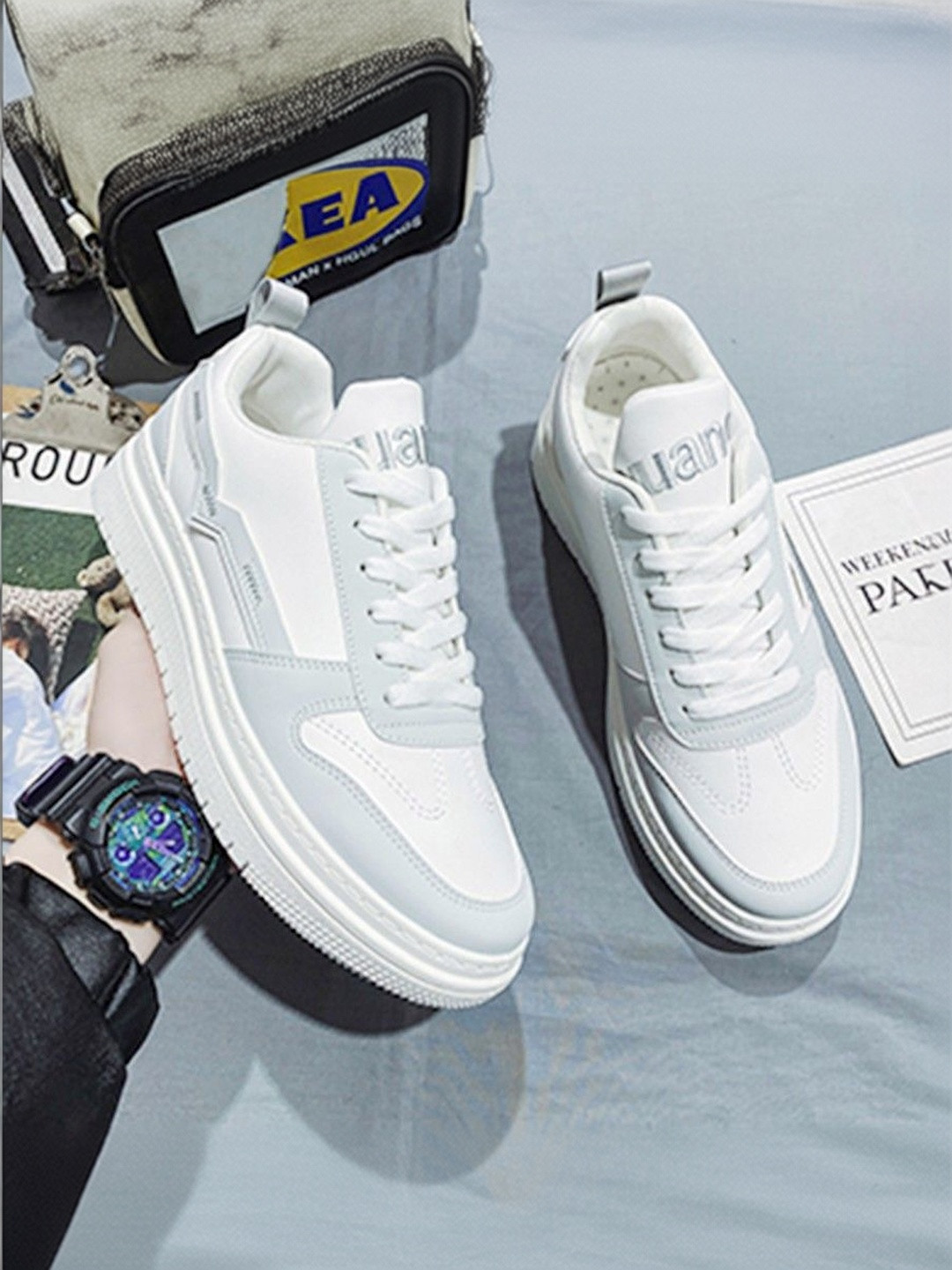 Lejano Men Colourblocked Round Toe Sneakers