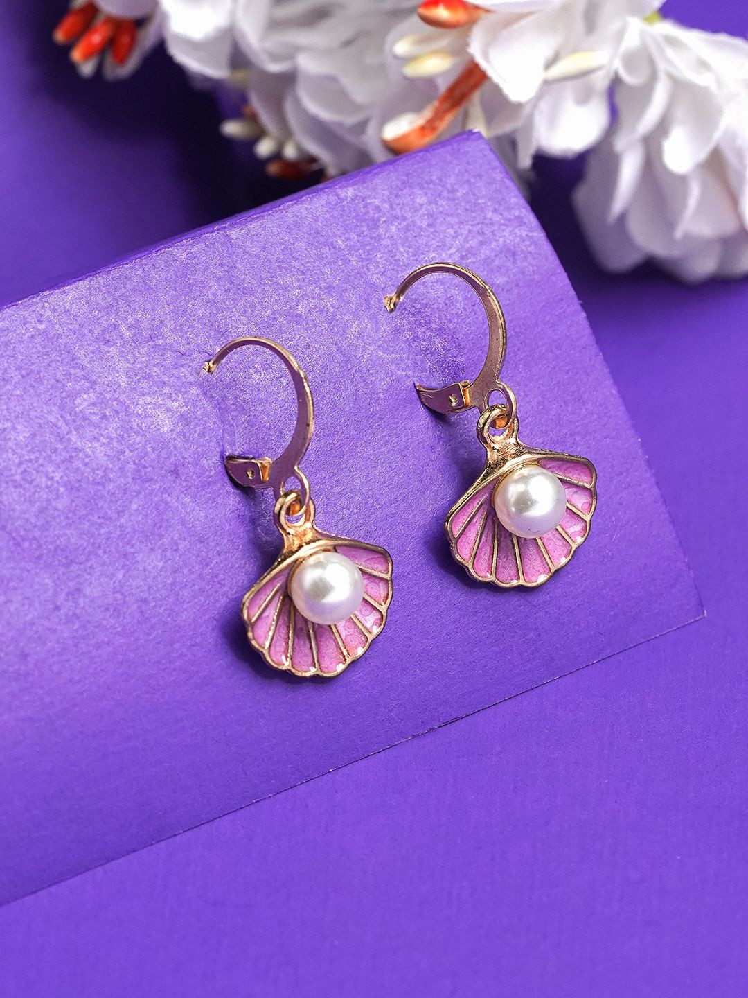 DressBerry Feather Shaped Drop Earrings