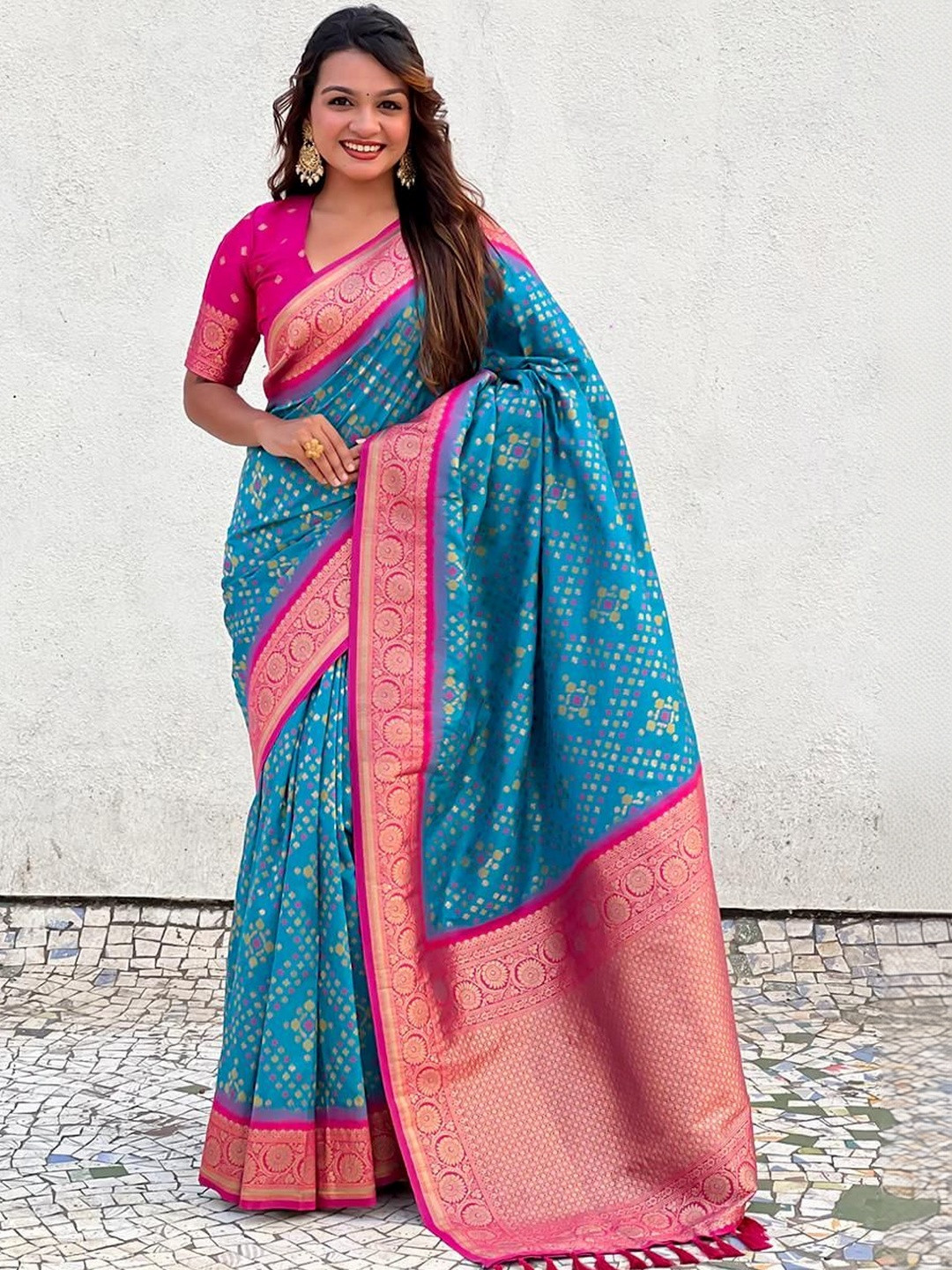 VELVINE Ethnic Motifs Zari Heavy Work Block Print Saree