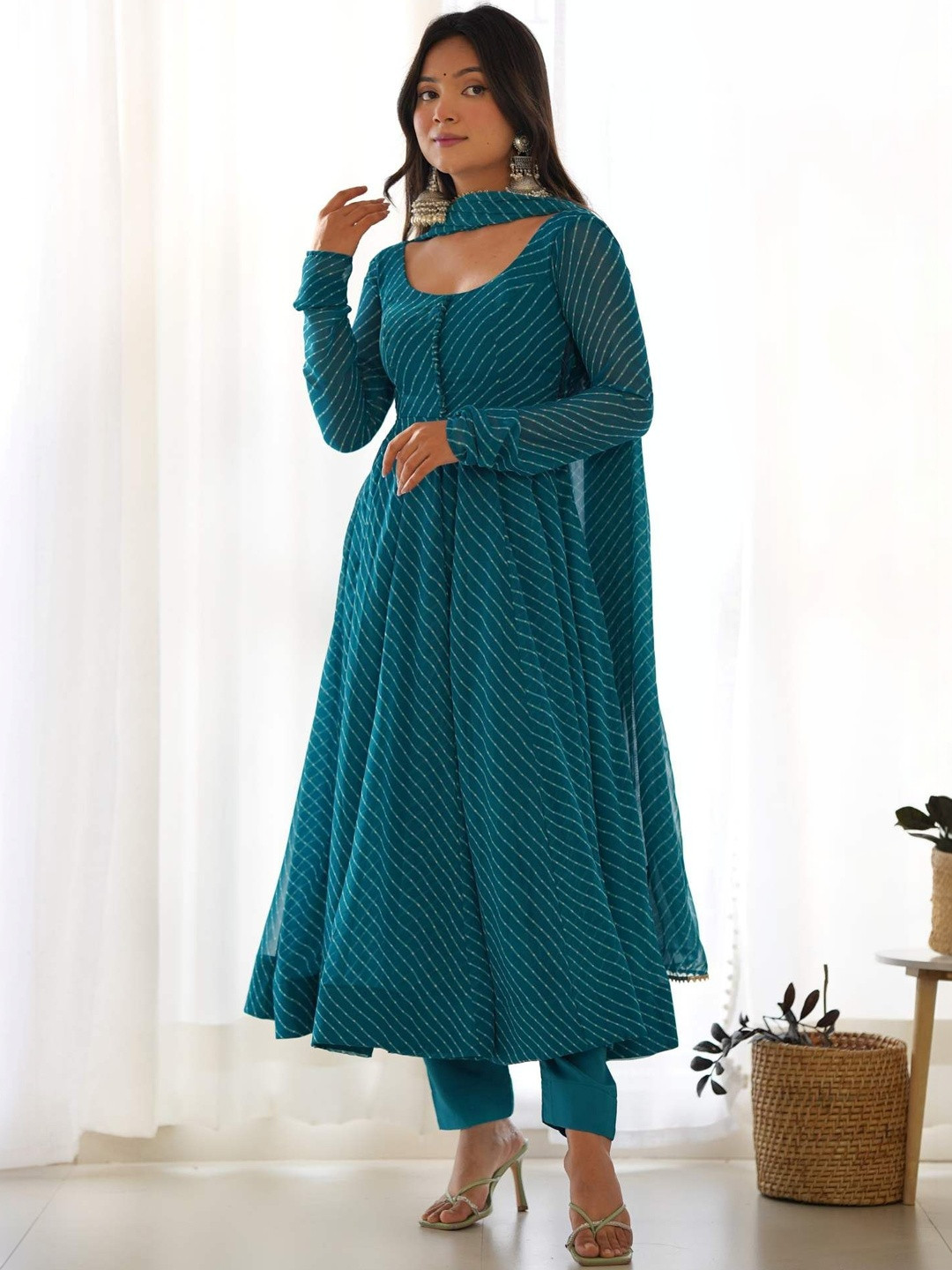 RITIRANG Women Leheriya Printed Panelled Kurta with Trousers & With Dupatta