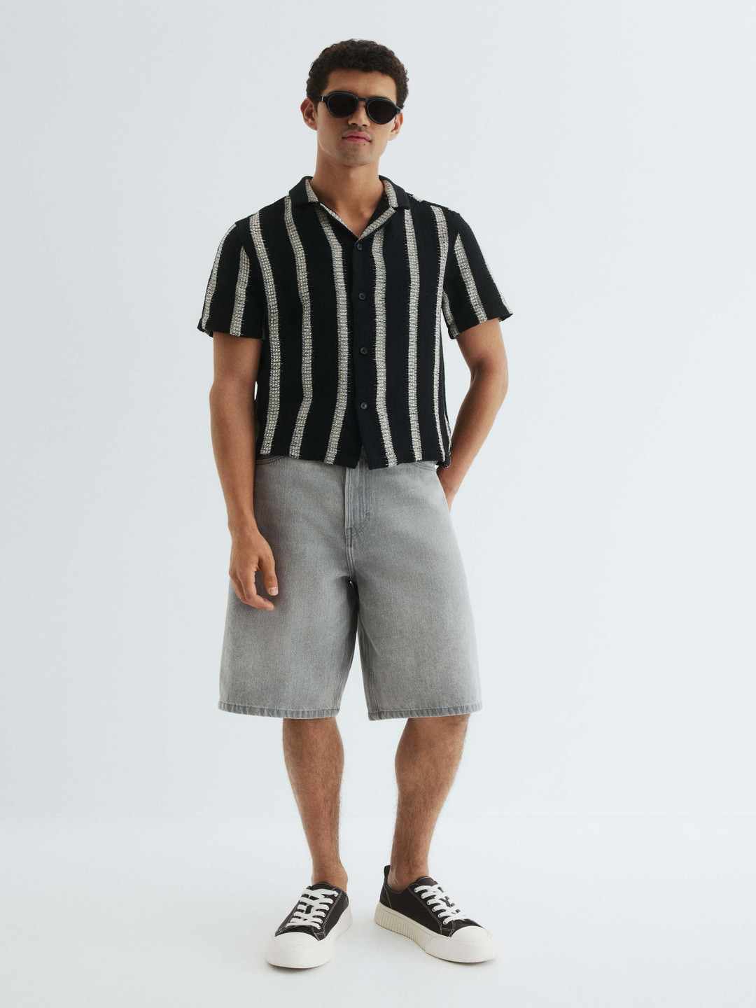 H&M Regular Fit Crochet-Look Resort Shirt