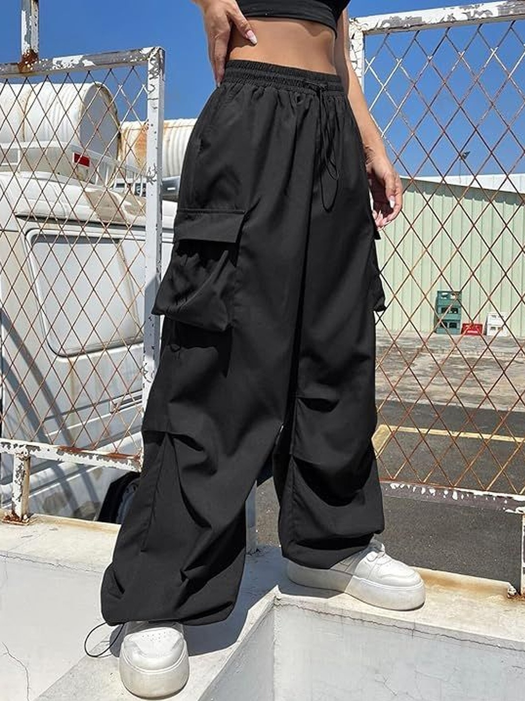 FELLAMO Women Relaxed Straight Leg Loose Fit High-Rise Easy Wash Cargos Trousers