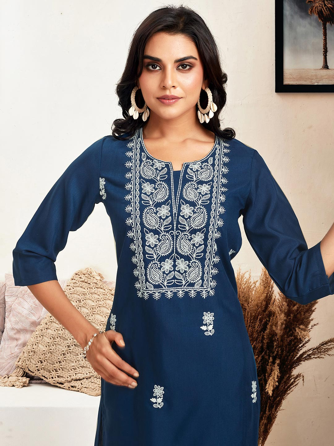 Skylee Pop Women Ethnic Motifs Embroidered Chikankari Kurta