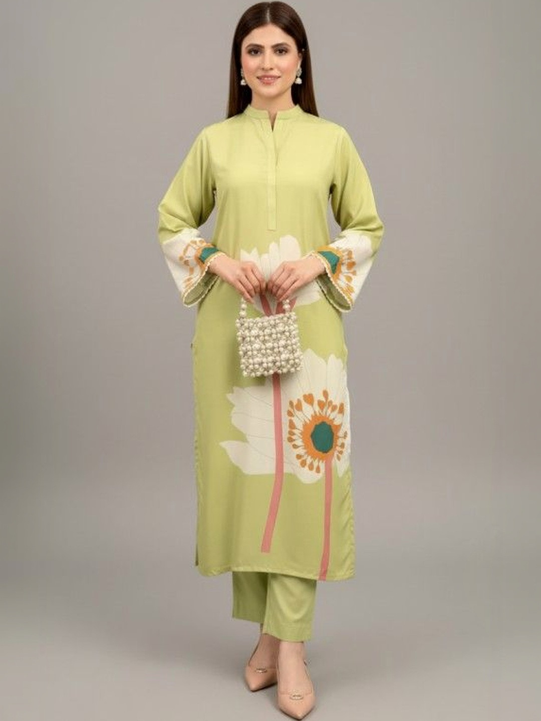 D.A.Kurtis. Women Floral Printed Regular Kurta with Trousers