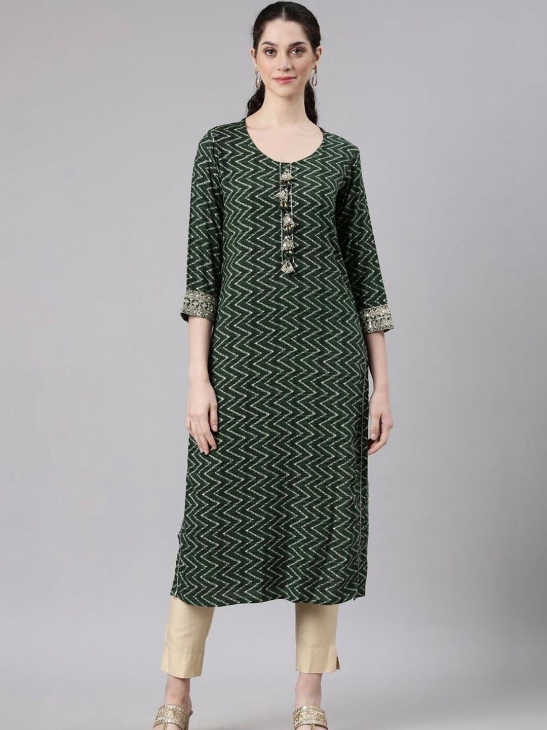 ROOTSOUL Women Printed Regular Thread Work Kurta with Trousers