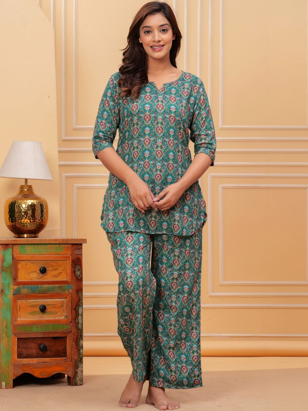 NITVAN Printed Round Neck Top & Trousers Co-Ords