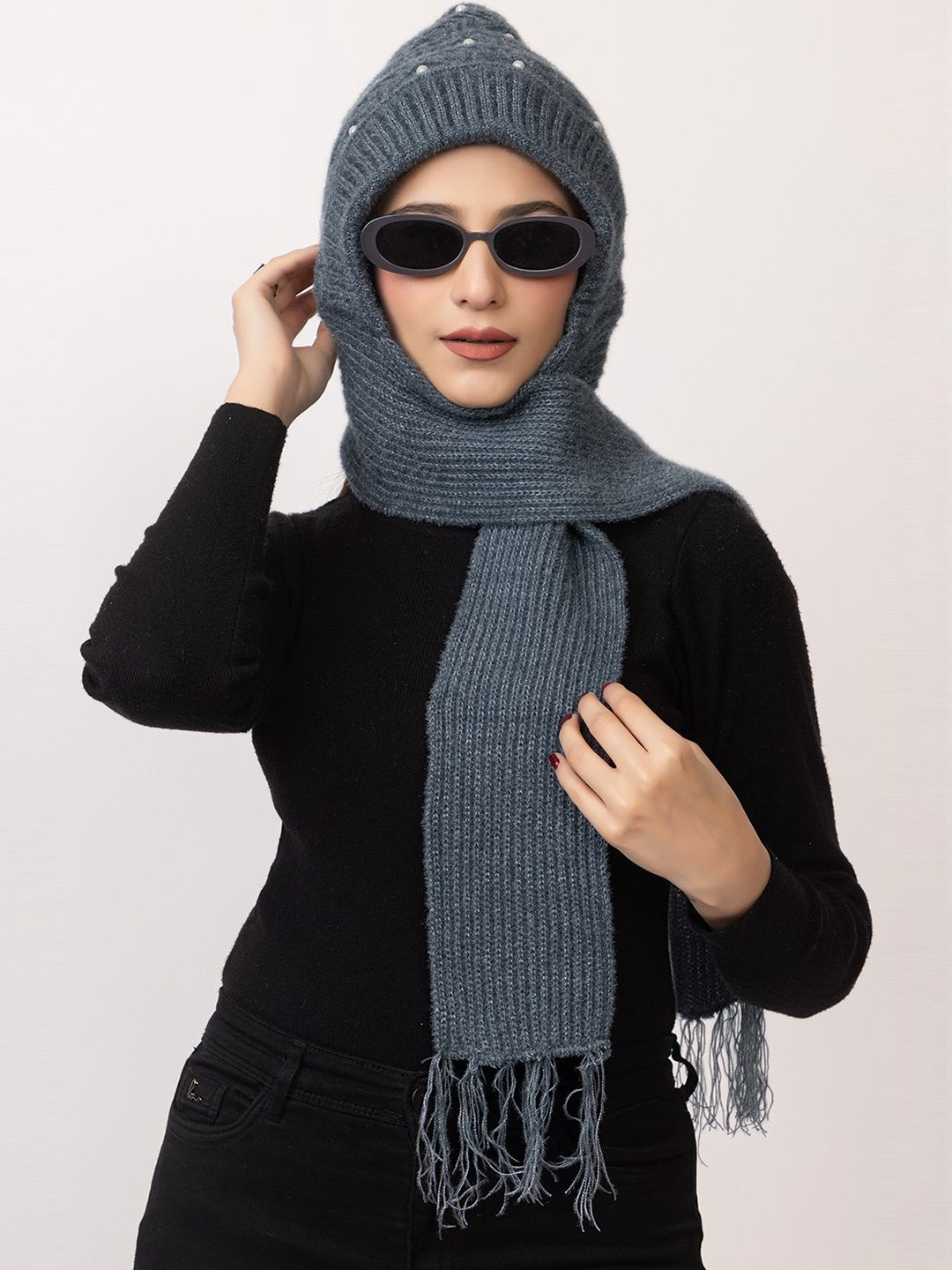 Amoldo Woollen Muffler Cap