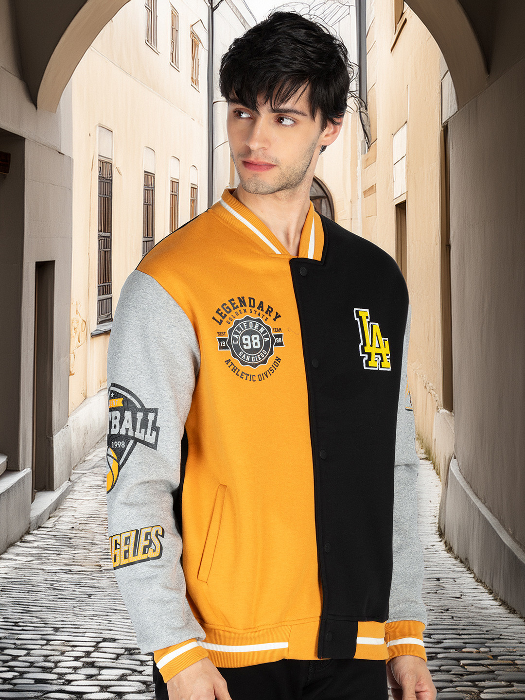 Status Quo Men Colourblocked Cotton Front-Open Sweatshirt