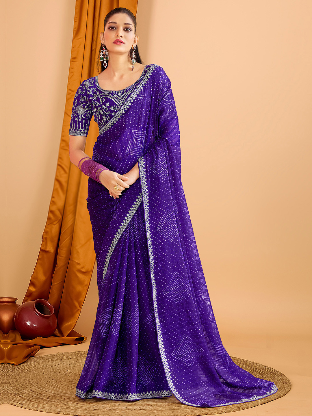 House of Pataudi Women Bandhani Printed Saree With Matching Blouse