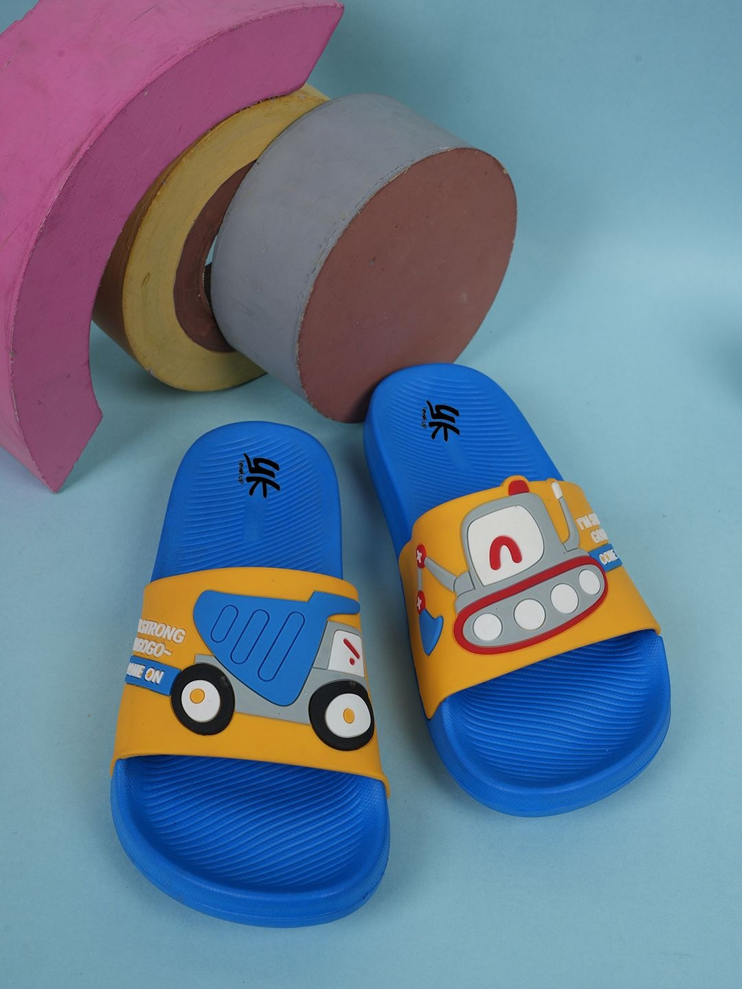 YK Unisex Kids Printed Rubber Sliders