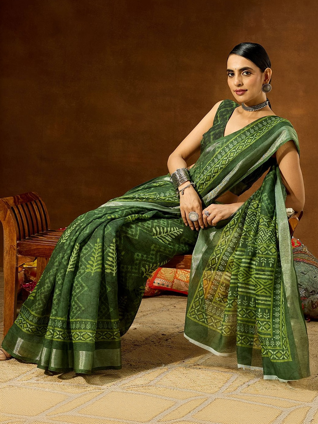 THREAD BOX Ethnic Motifs Linen Blend Saree