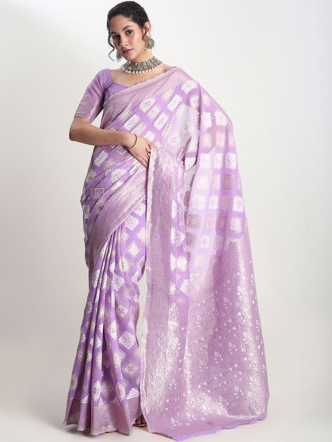 THREAD BOX Woven Design Zari Silk Blend Banarasi Saree