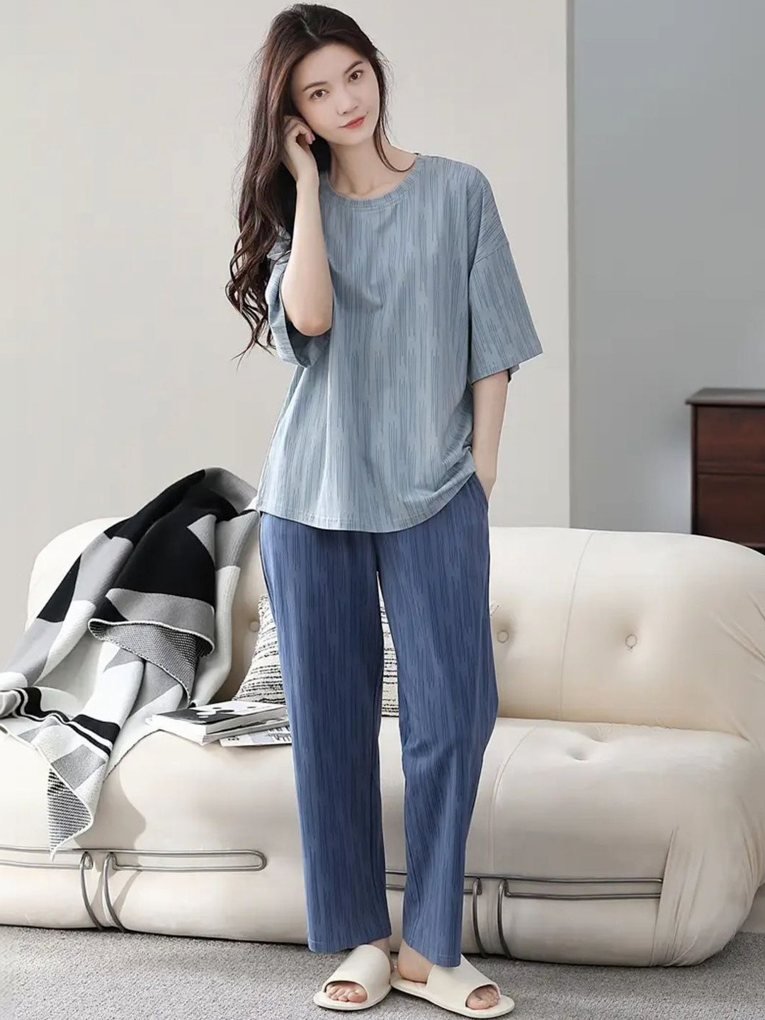 LARIX Women Printed Night suit