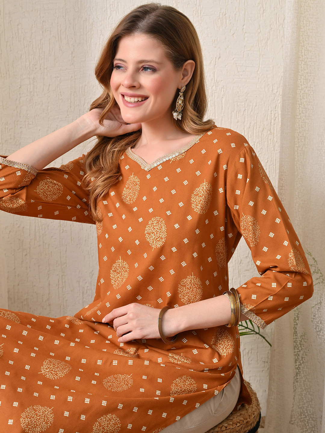 BKApparels Women Geometric Embroidered Flared Sleeves Floral Kurta