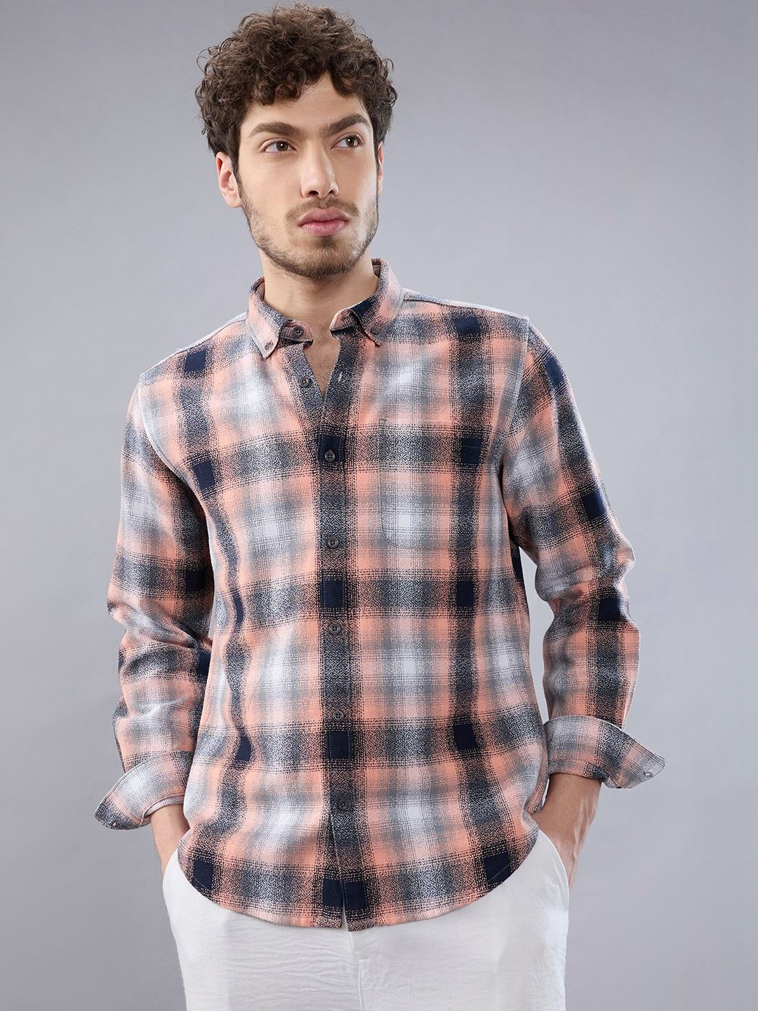 HERE&NOW Men Slim Fit Checked Casual Shirt