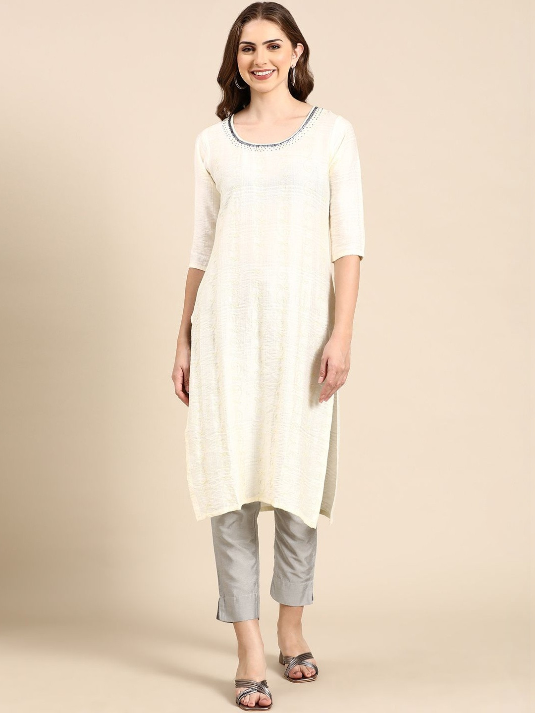 SHOWOFFFF Women Embroidered Thread Work Anarkali Kurta