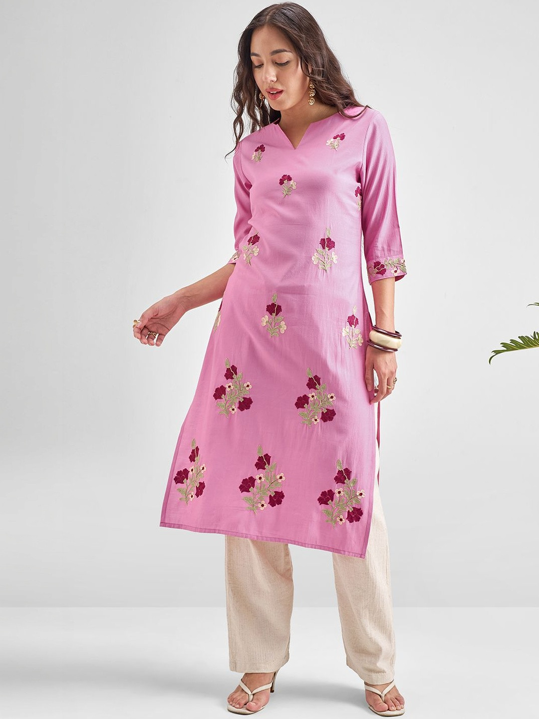 Vishudh Women Thread Work Kurta