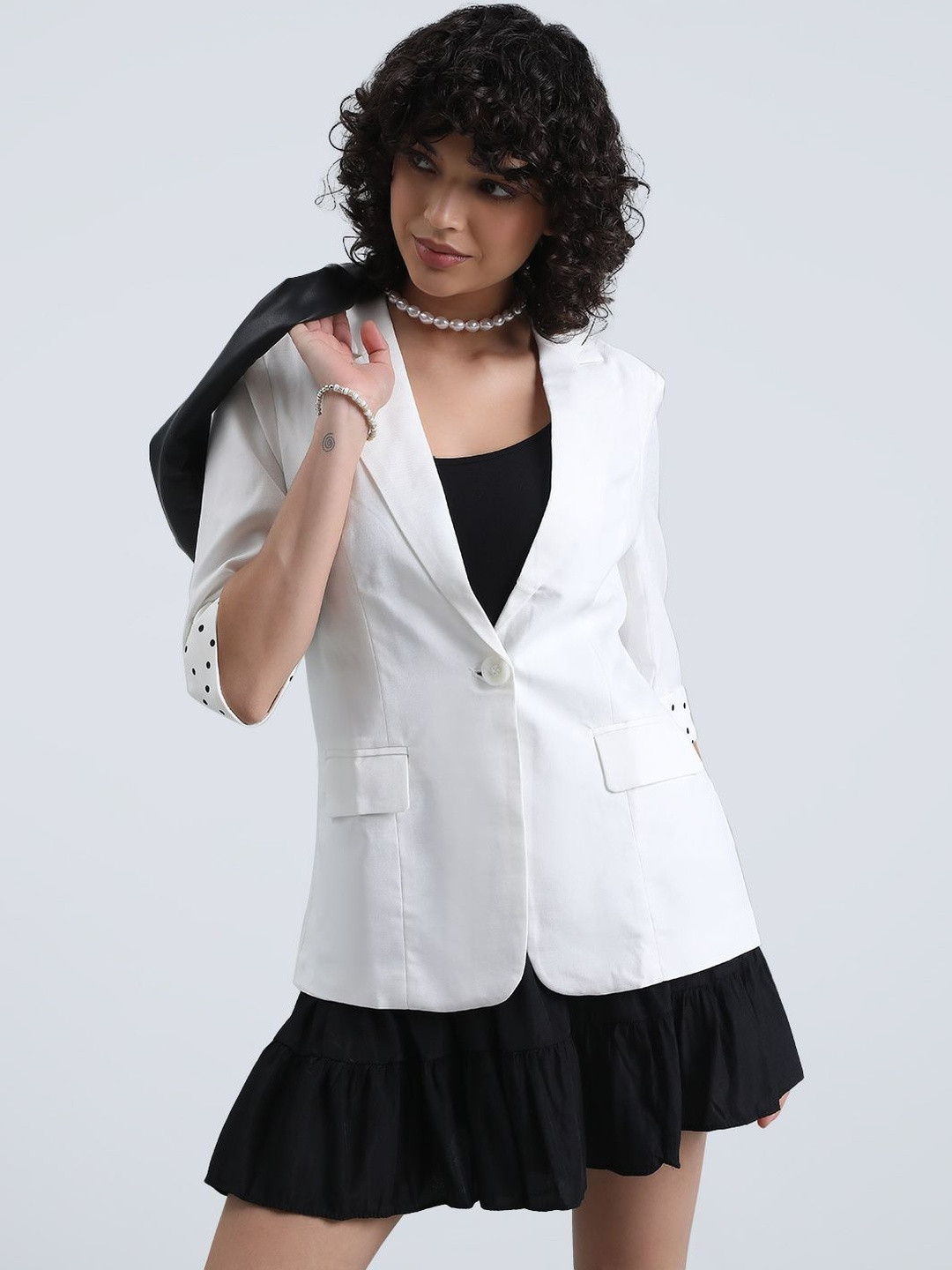 SHOWOFFFF Tailored Fit Single-Breasted Blazers