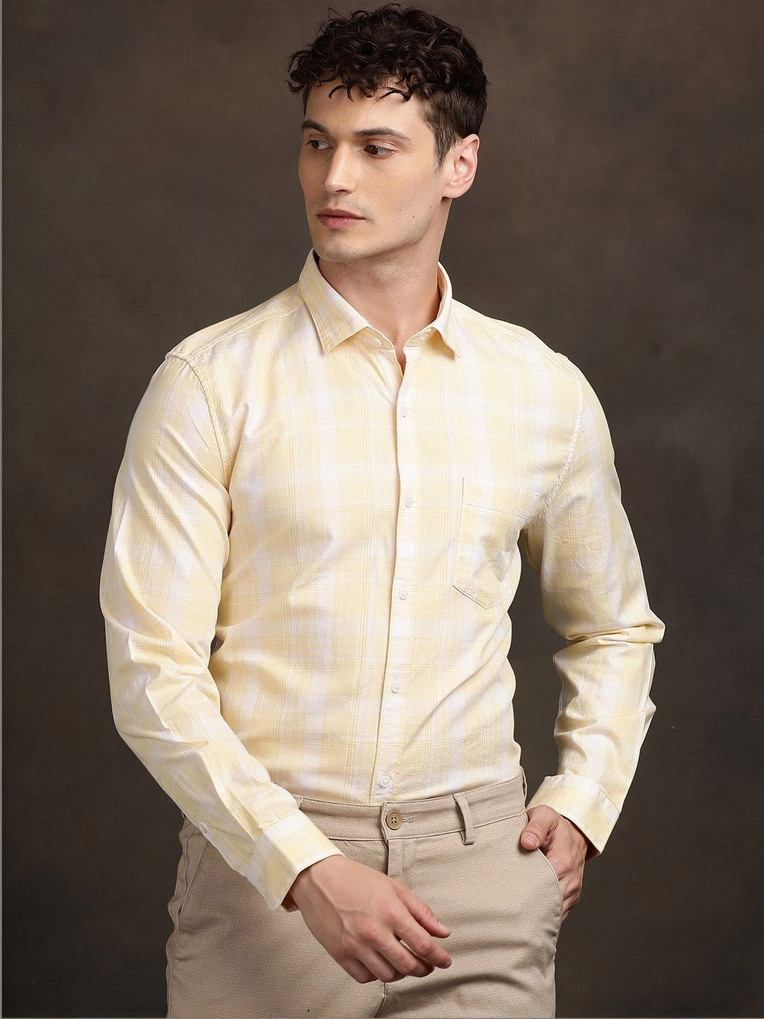 Turtle Men Relaxed Slim Fit Checked Casual Shirt