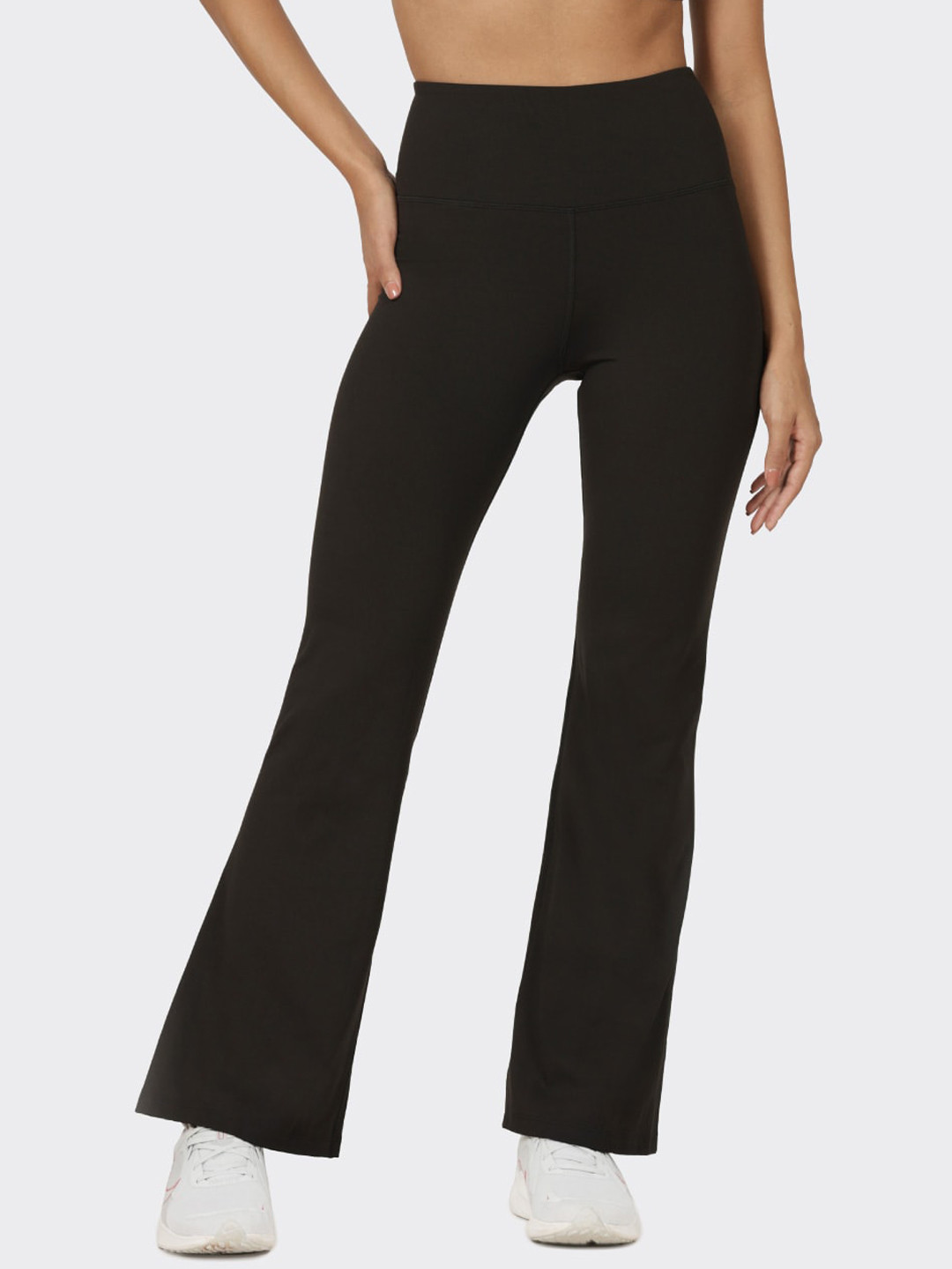 Blissclub High-waisted Flare Pants with 1 Back Pocket