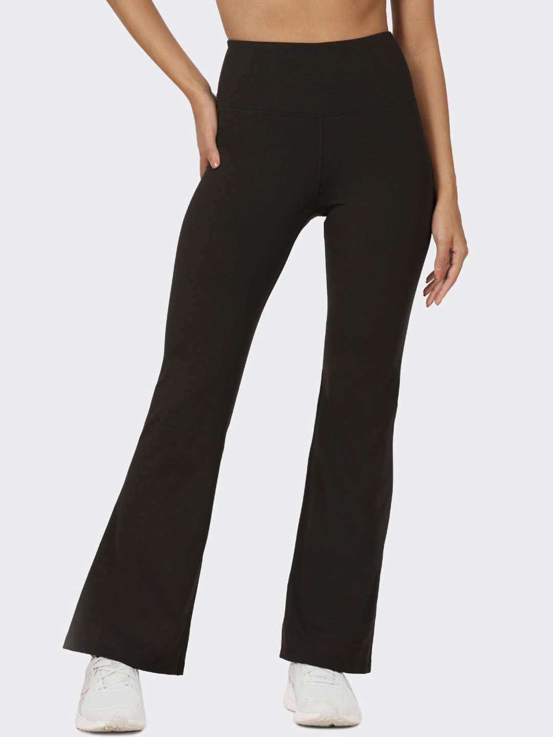Blissclub High-waisted Flare Pants with 1 Back Pocket