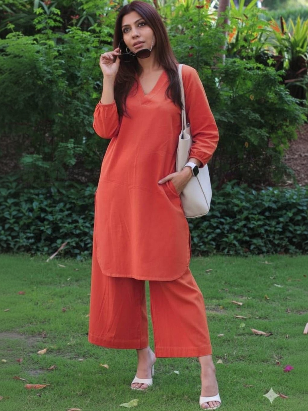 Vastranchal Women Regular Kurta with Palazzos
