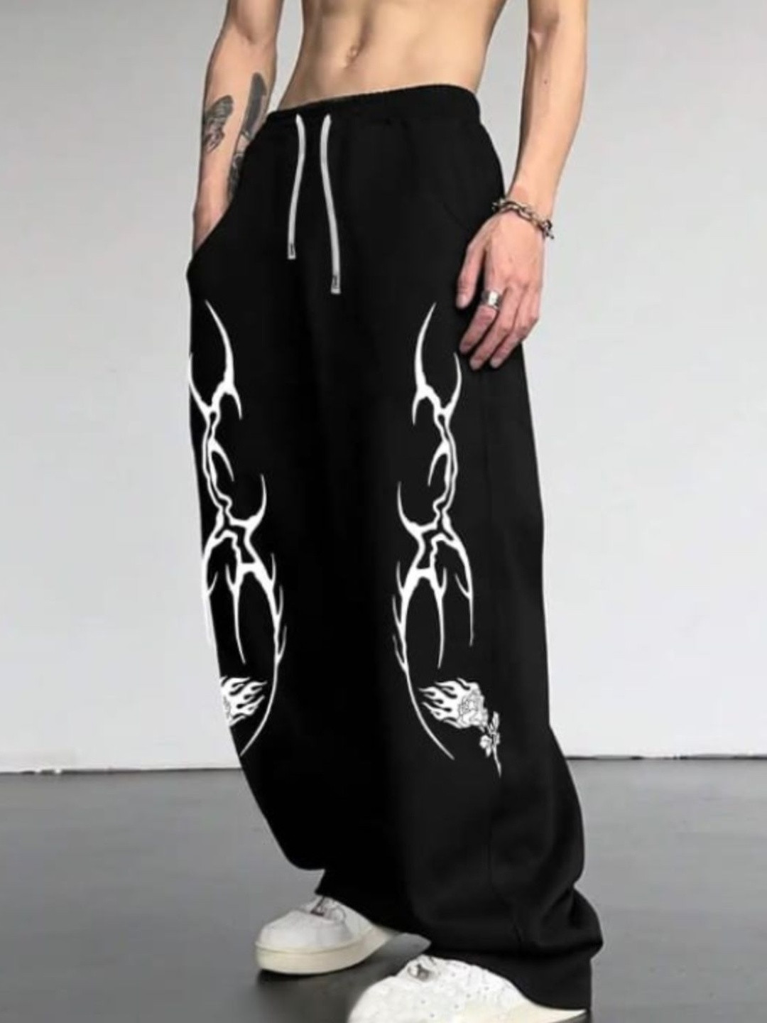 Deslizar Men Graphic Printed Relaxed Fit Track Pants