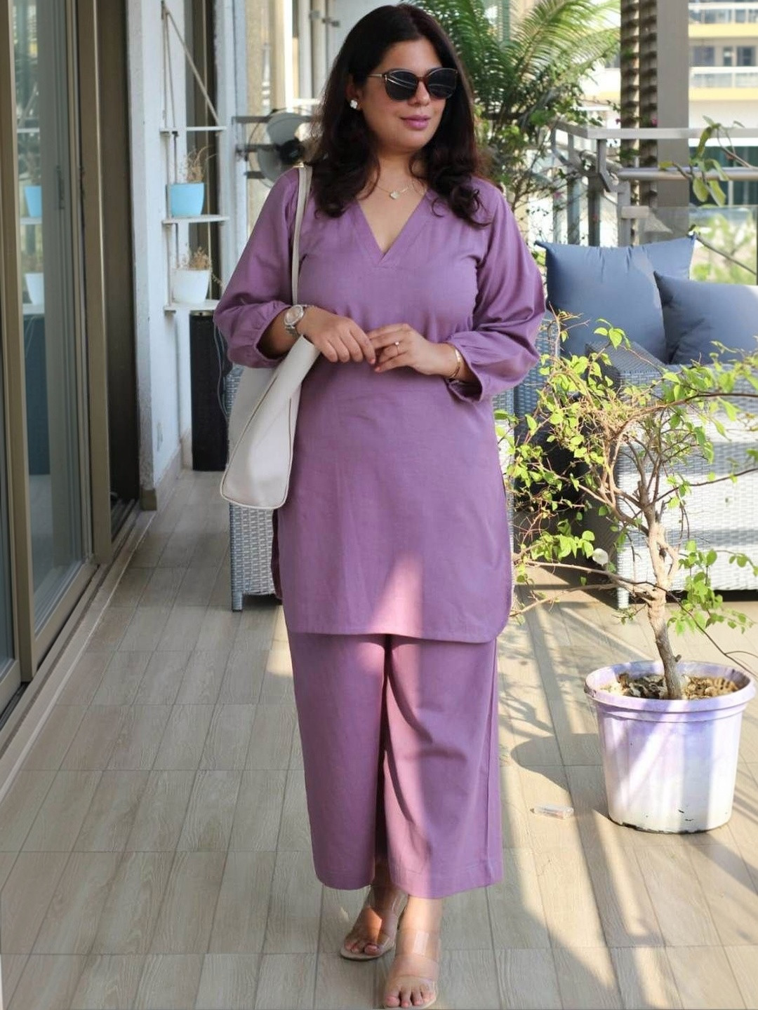 Vastranchal Women Regular Kurta with Trousers