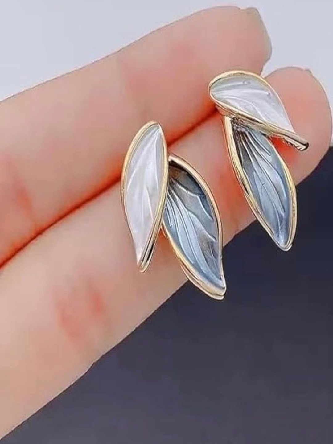QIOA Leaf Shaped Studs Earrings