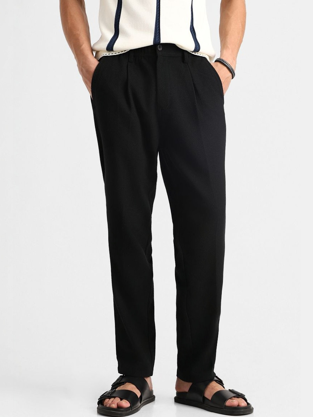 Snitch Men Textured Pleated Trousers
