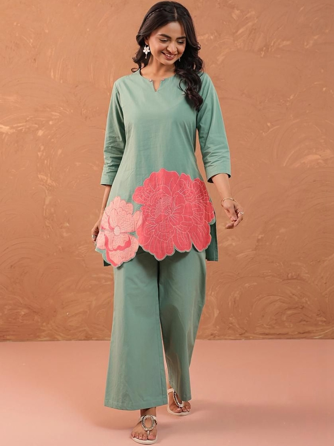 Xelov Embroidered Round Neck Tunic & Trousers Co-Ords