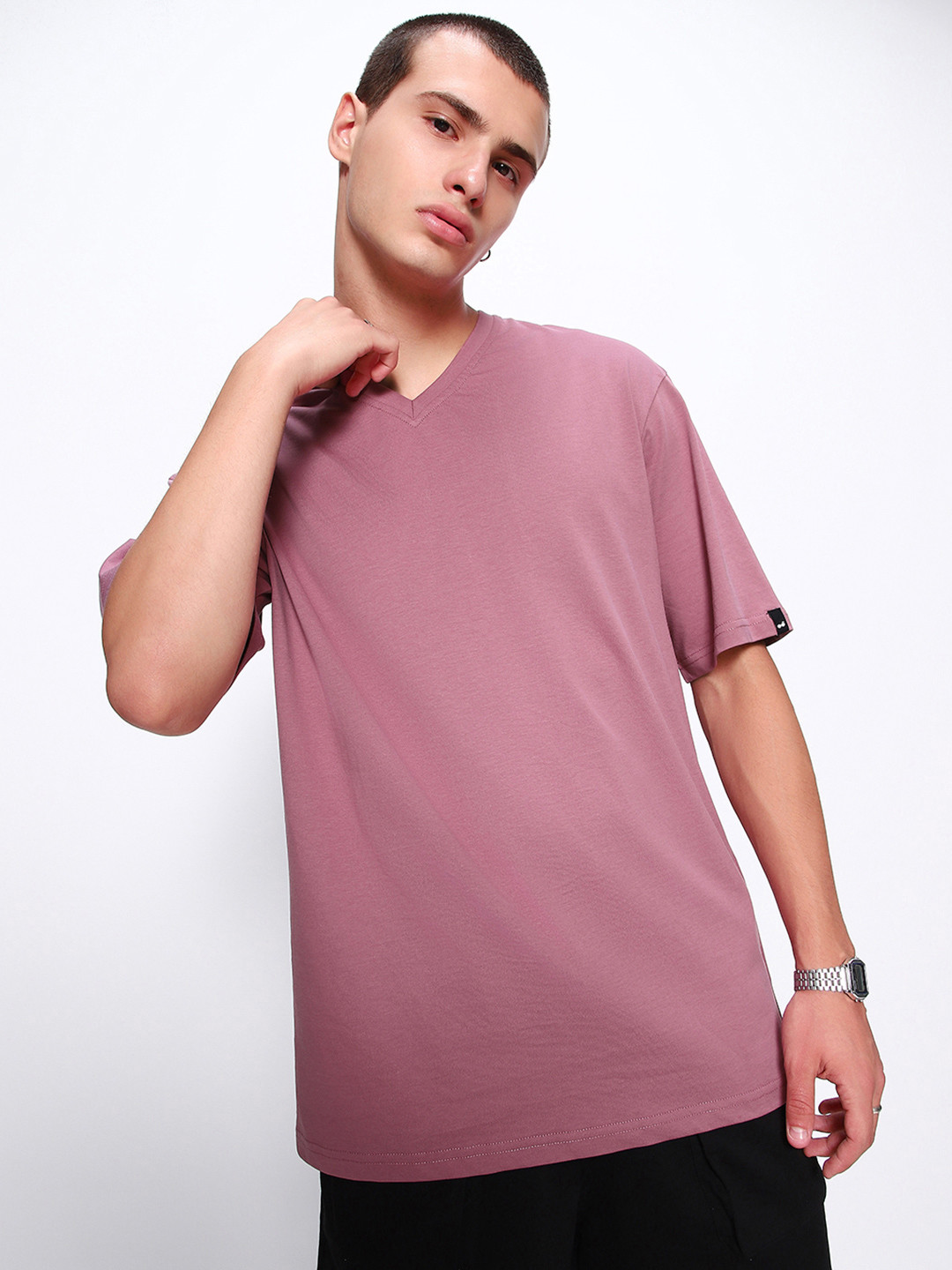 Bewakoof Men Purple Pure Cotton V-Neck Oversized Fit T-shirt