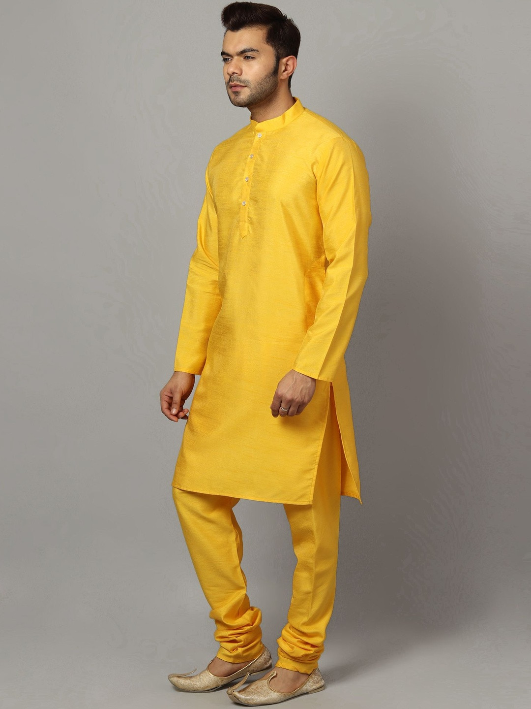 Uri and MacKenzie Men Regular Kurta with Pyjamas