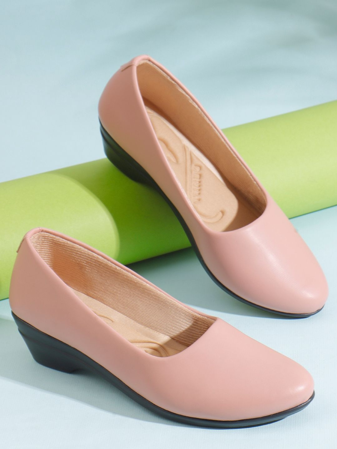 Denill Women Round-Toe Ballerinas