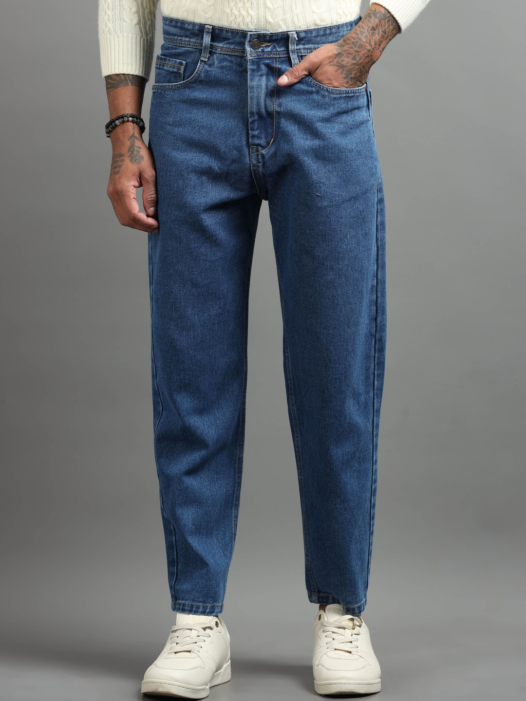 The Roadster Lifestyle Co Men Light Fade Clean Look Slouchy Fit Jeans