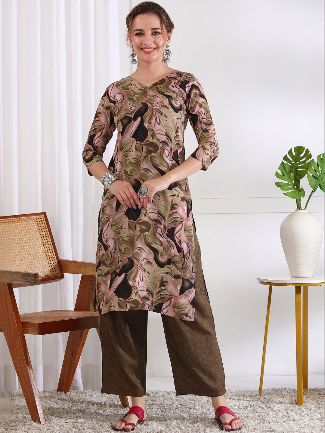 Moda Rapido Women Printed Regular Kurta with Trousers