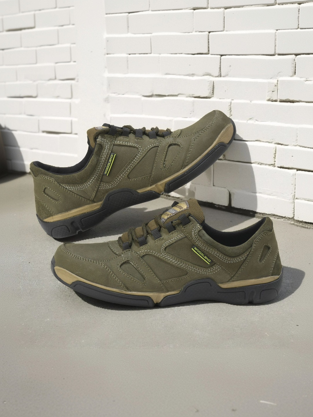 Woodland Men Nubuck Sneakers