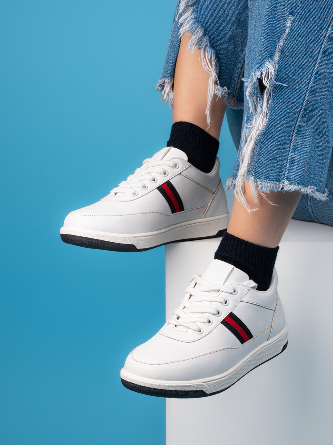 The Roadster Lifestyle Co Women Lace Up Chunky Sneakers