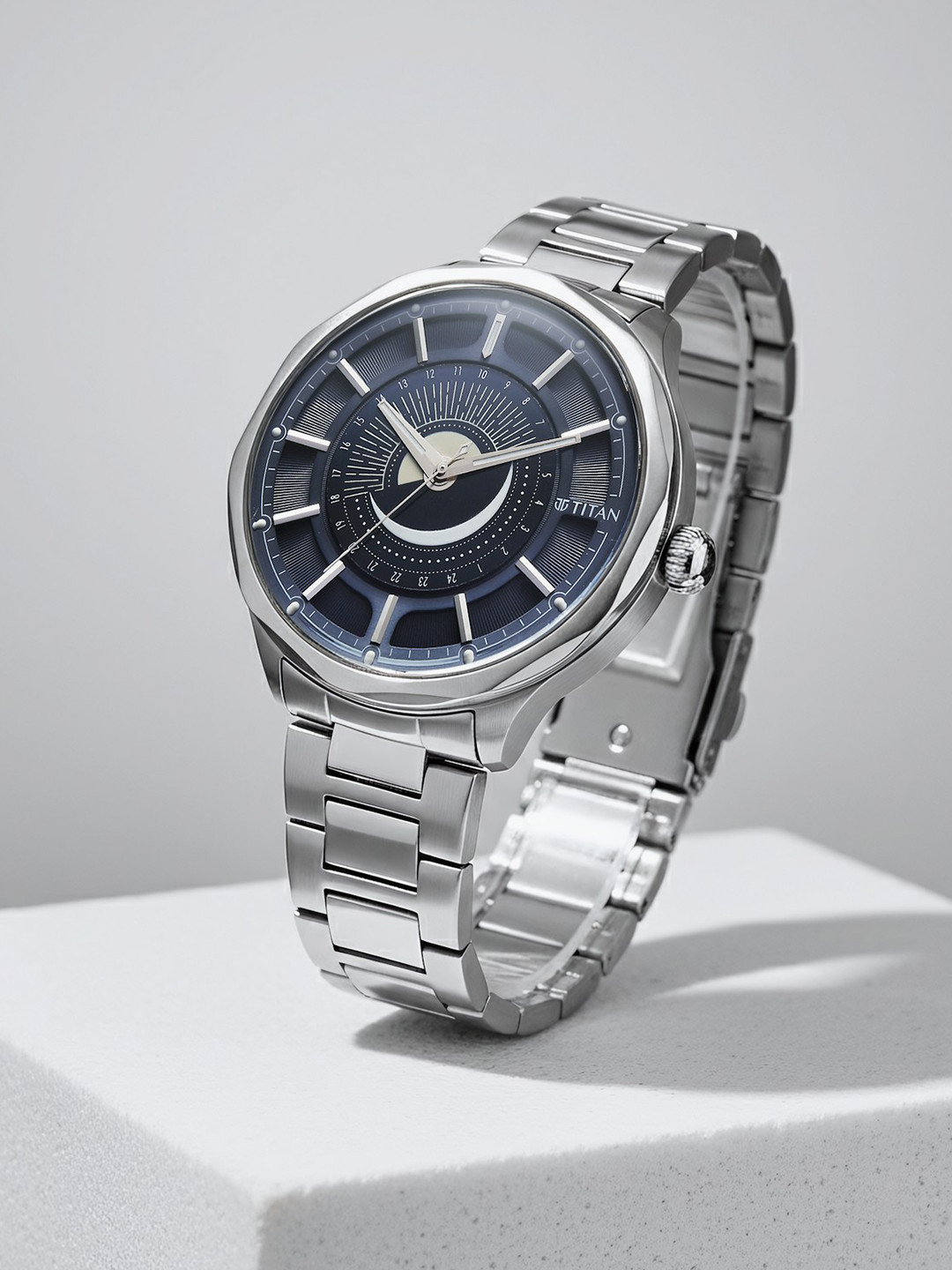 Titan Men Stellar Quartz Blue Round Dial Watch - 10028SM01