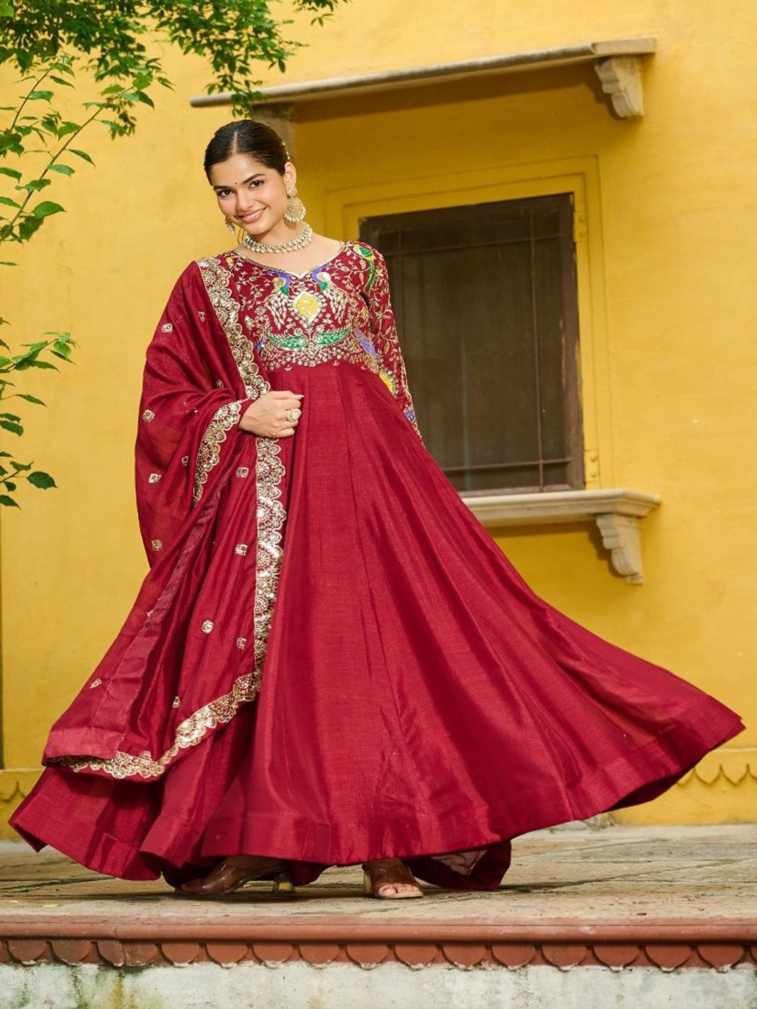 EVA VASTRA Ethnic Motifs Embroidered Georgette A-Line Maxi Dress