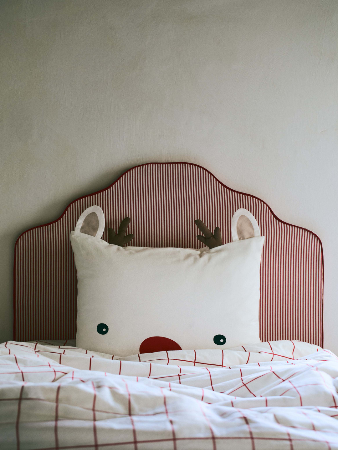 H&M White And Red Appliqued Flannel Duvet Cover Set