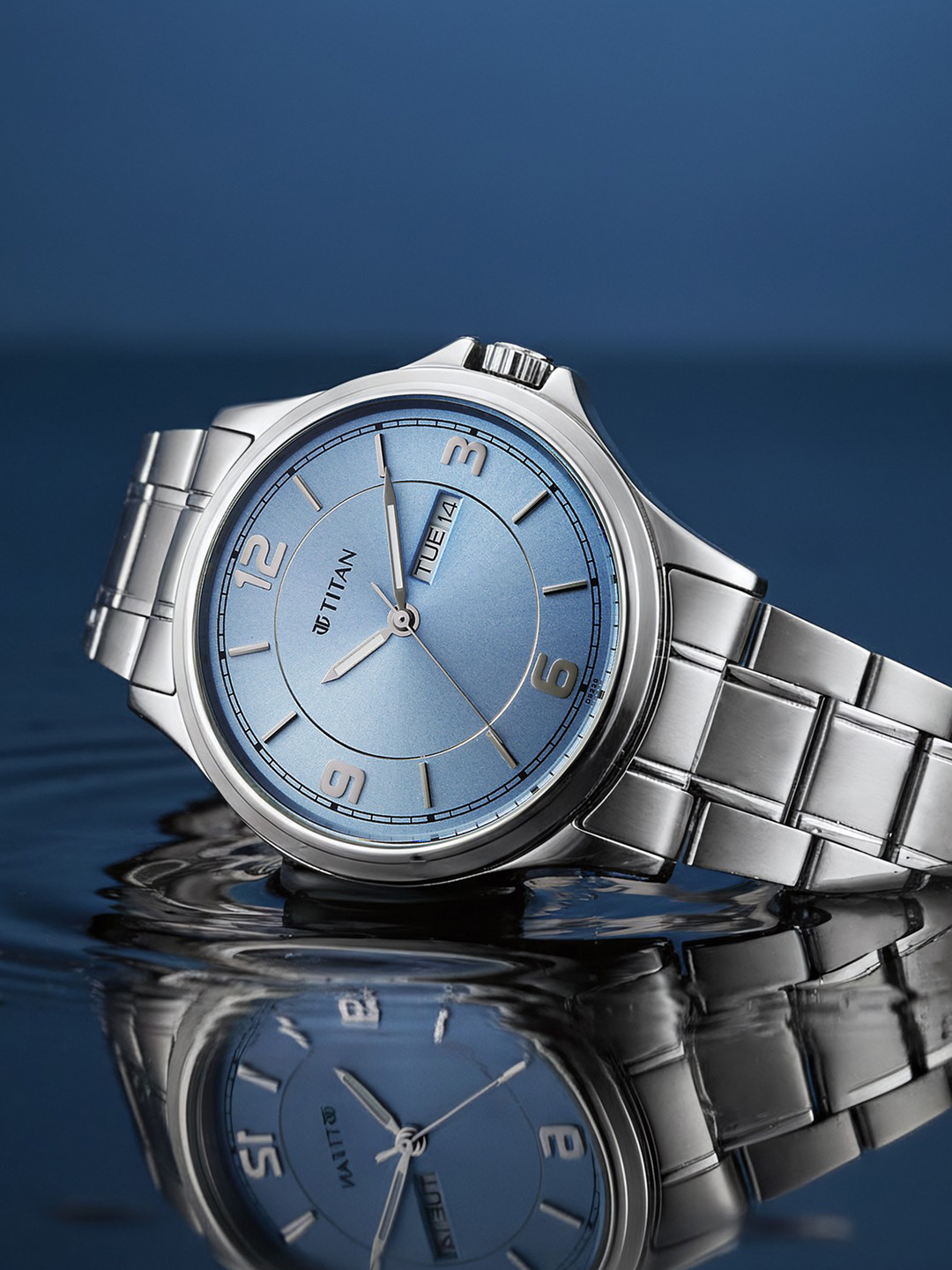 Titan Men Neo Arabic Quartz Ice Blue Round Dial Watch - 1870SM07