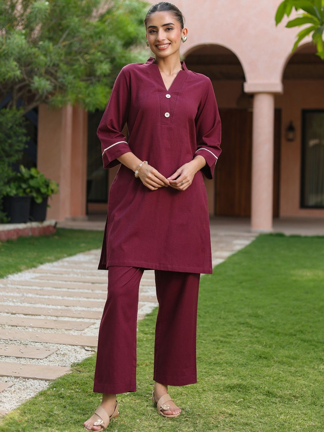Rain & Rainbow Women Solid Mandarin collar Tunic with Trousers set