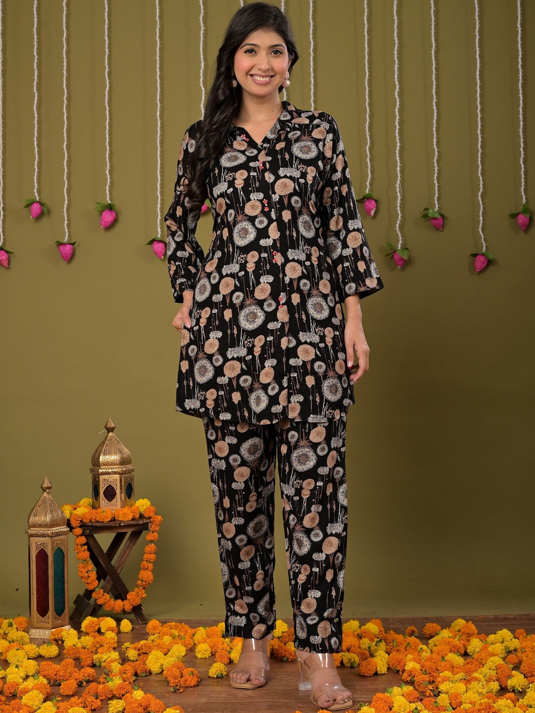 Jasoriya Women Floral Printed Regular Pure Cotton Kurta with Trousers