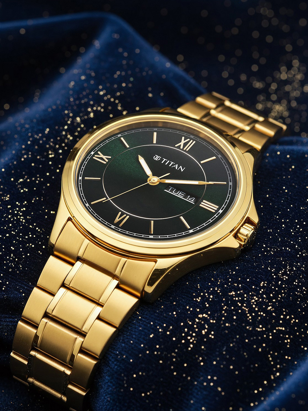 Titan Men Neo Arabic Quartz Brass Dial & Stainless Steel Straps Analogue Watch 1870YM01