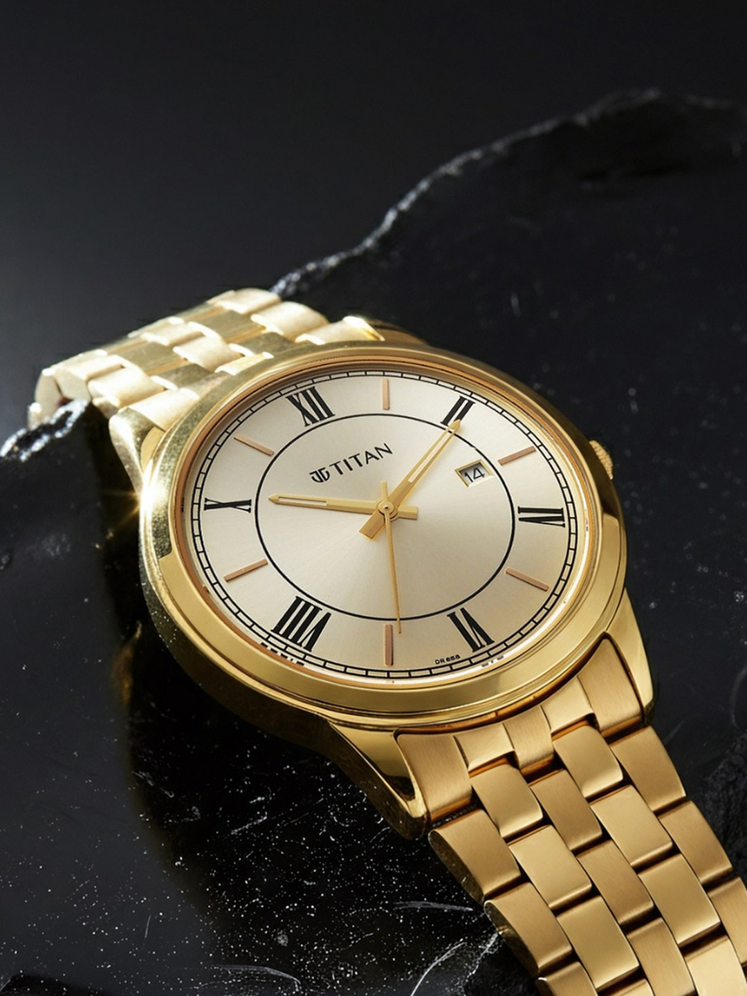 Titan Karishma Festive Iii Men Bracelet Style Straps Analogue Running Watch 10060YM01