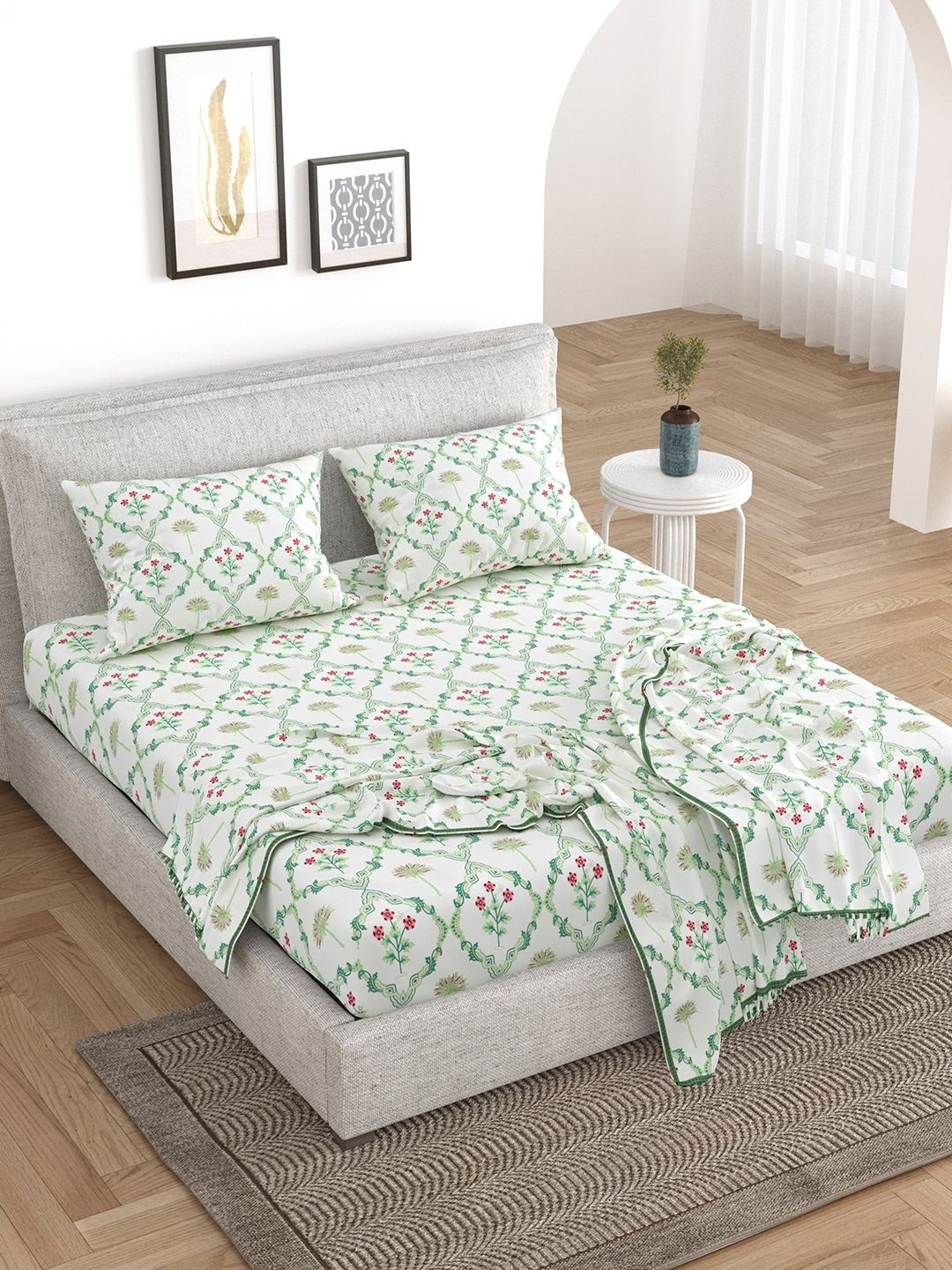 BELLA CASA Floral Cotton 5 Piece 1 Double Bedsheet with 2 Pillow Covers & 2 Single Dohar