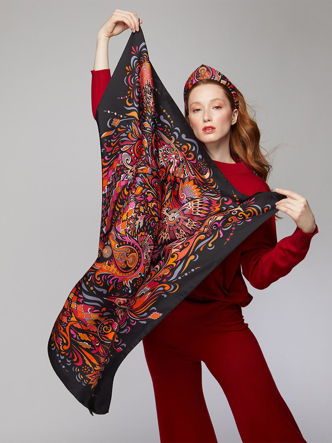 Sarisp Women Printed Scarf
